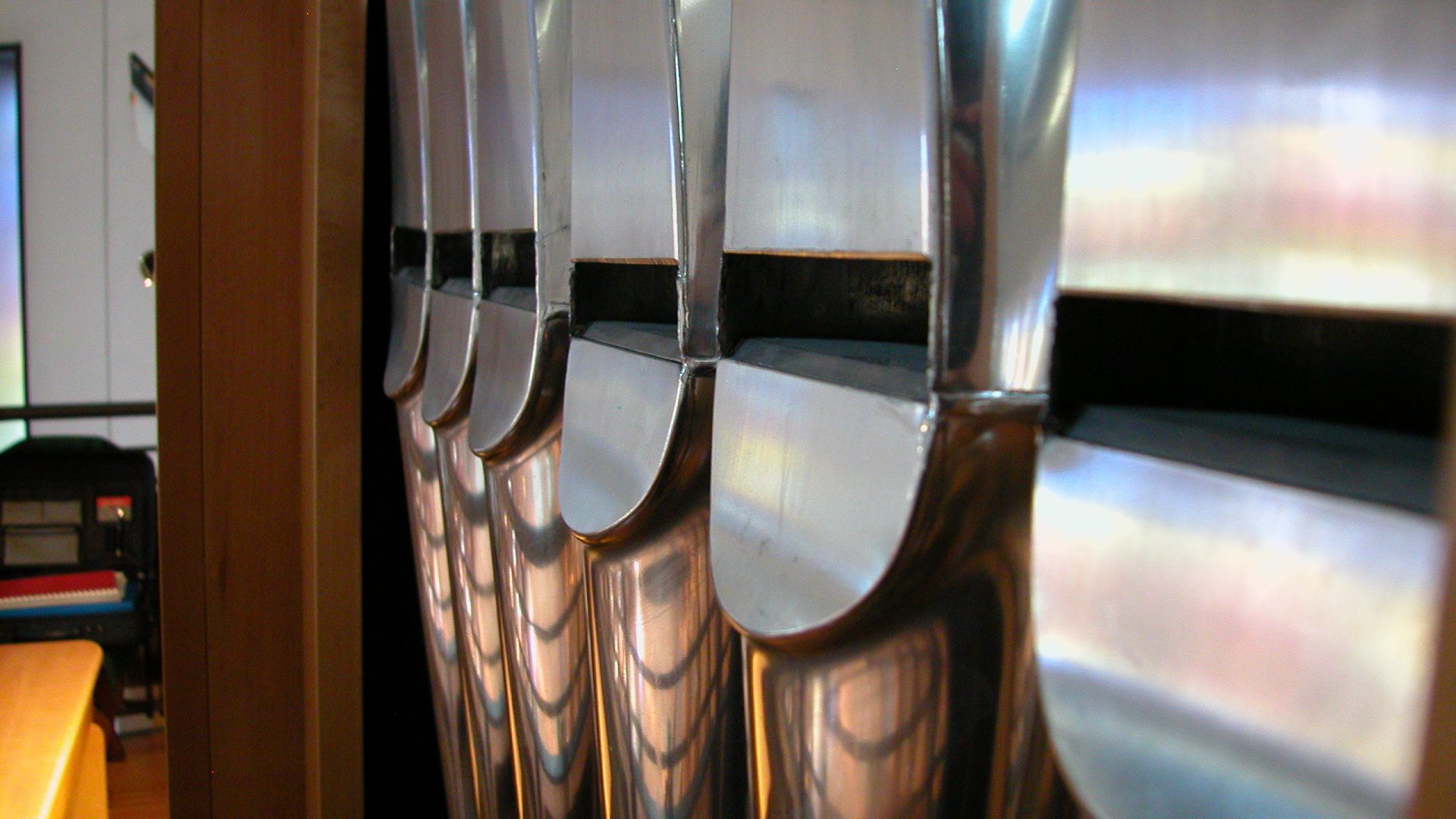 Close rank of large-scale pedal organ pipes, bass register, new construction